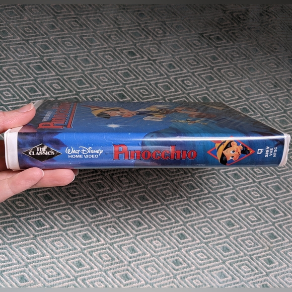 Walt Disney's Pinocchio VHS Tape, Black Diamond Edition - Picture 2 of 8